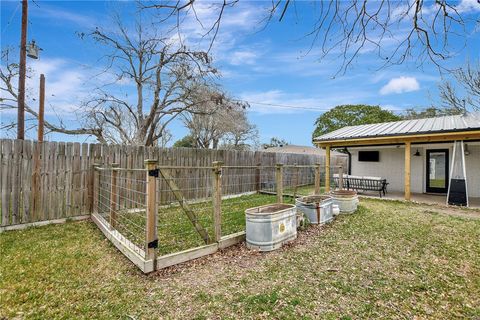Tiny photo for 205 Munz Street, Brenham, TX 77833 (MLS # 26001008)