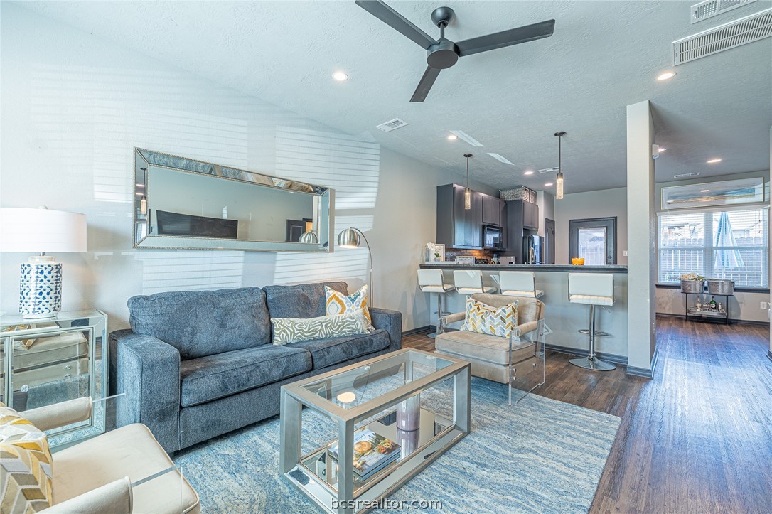 College Station, Texas 77840, United States, 2 Bedrooms Bedrooms, ,2 BathroomsBathrooms,Residential,Pending,58927 College Station, Texas 77840, United States, 2 Bedrooms Bedrooms, ,2 BathroomsBathrooms,Residential,Pending,58927