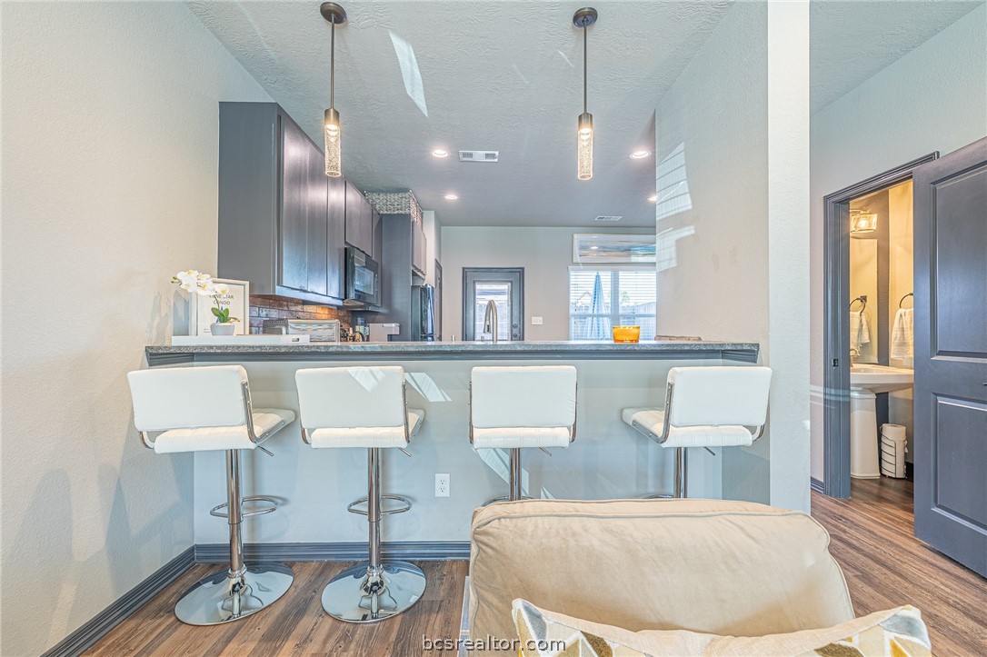 College Station, Texas 77840, United States, 2 Bedrooms Bedrooms, ,2 BathroomsBathrooms,Residential,Pending,58927