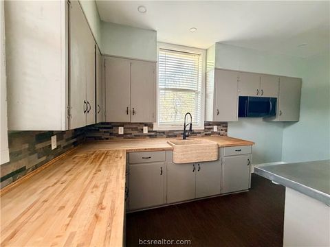 Tiny photo for 236 8th Street, Somerville, TX 77879 (MLS # 26002929)