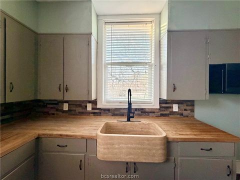 Tiny photo for 236 8th Street, Somerville, TX 77879 (MLS # 26002929)