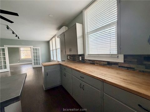 Tiny photo for 236 8th Street, Somerville, TX 77879 (MLS # 26002929)