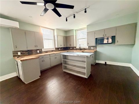 Tiny photo for 236 8th Street, Somerville, TX 77879 (MLS # 26002929)