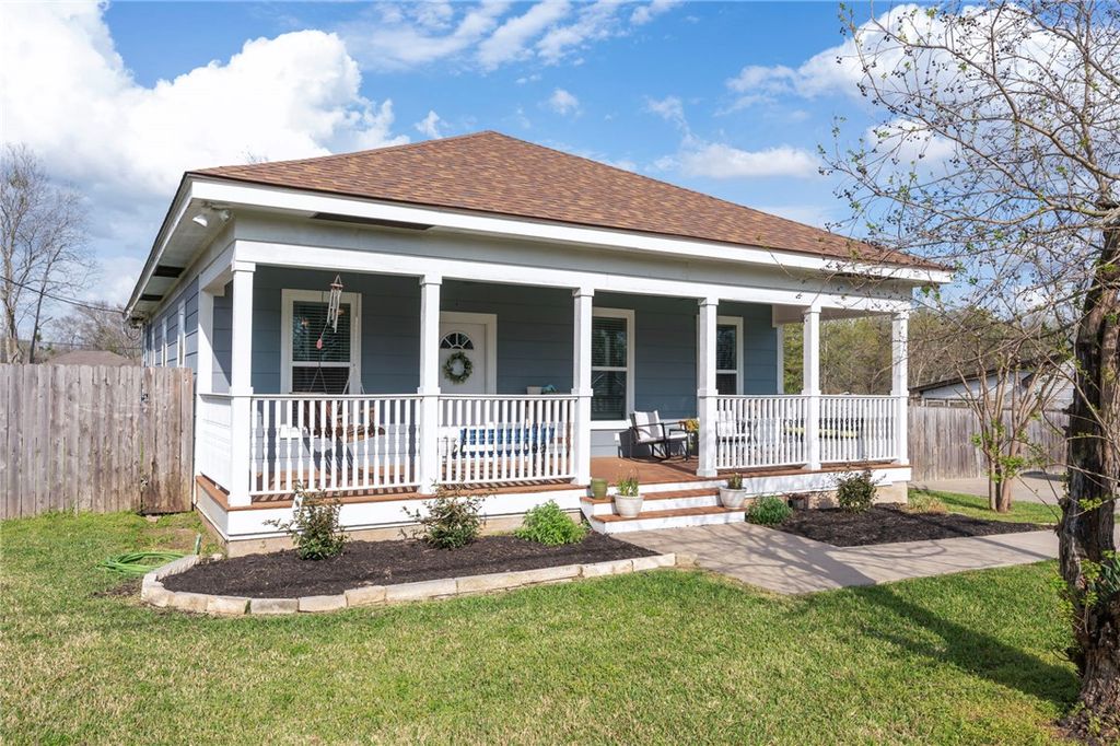 Photo of 1004 E 27th Street, Bryan, TX 77803 (MLS # 26002927)