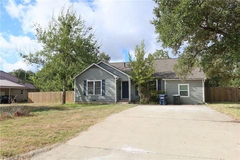 Photo of 1008 Puryear Drive, College Station, TX 77840 (MLS # 25010496)