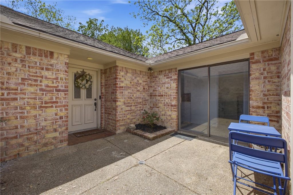 Photo of 2012 Red River Drive, Bryan, TX 77802 (MLS # 26004237)