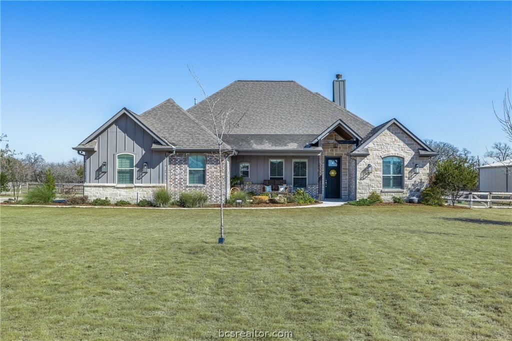 Photo of 3222 Hunters Crossing Trail, Bryan, TX 77808 (MLS # 26001554)