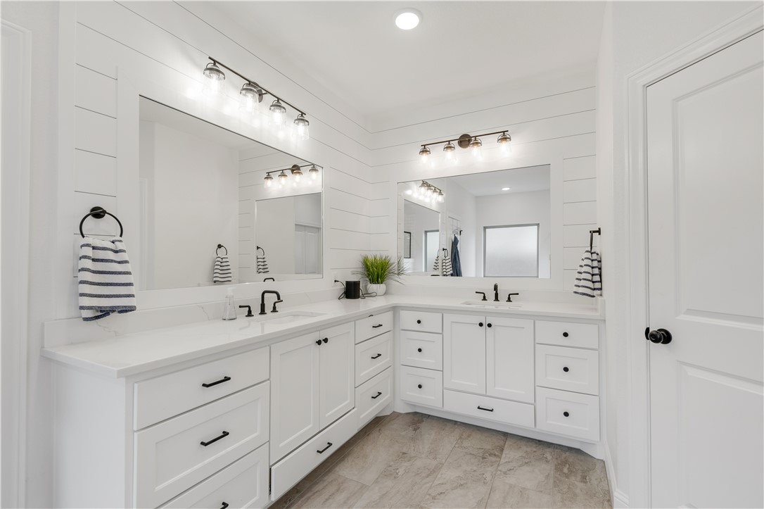 Bryan, Texas 77802, United States, 4 Bedrooms Bedrooms, ,3 BathroomsBathrooms,Residential,Active,82423