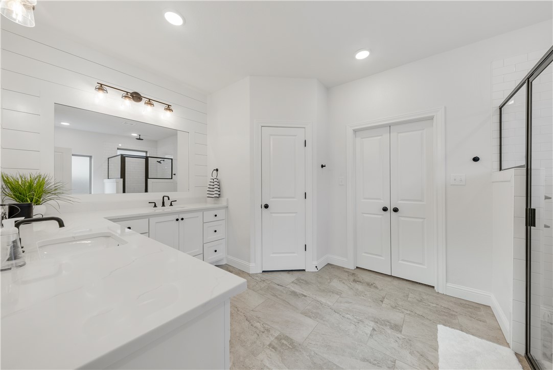 Bryan, Texas 77802, United States, 4 Bedrooms Bedrooms, ,3 BathroomsBathrooms,Residential,Active,82423