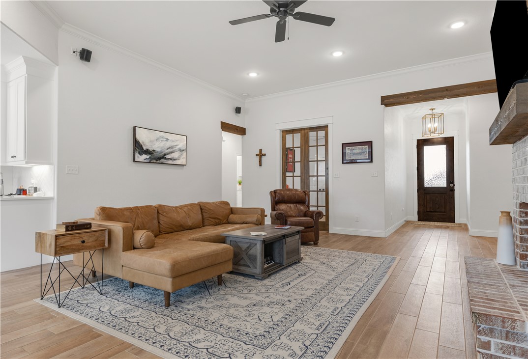 Bryan, Texas 77802, United States, 4 Bedrooms Bedrooms, ,3 BathroomsBathrooms,Residential,Active,82423