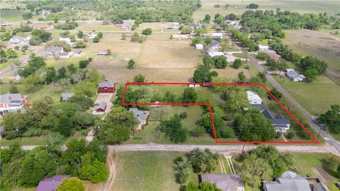 Tiny photo for 915 E Mitchell Street, Calvert, TX 77837 (MLS # 26004526)