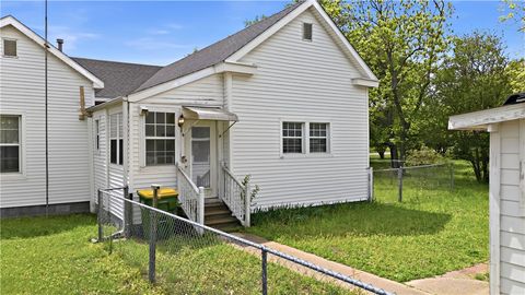 Tiny photo for 915 E Mitchell Street, Calvert, TX 77837 (MLS # 26004526)