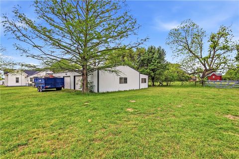Tiny photo for 915 E Mitchell Street, Calvert, TX 77837 (MLS # 26004526)