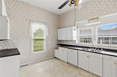 Tiny photo for 915 E Mitchell Street, Calvert, TX 77837 (MLS # 26004526)