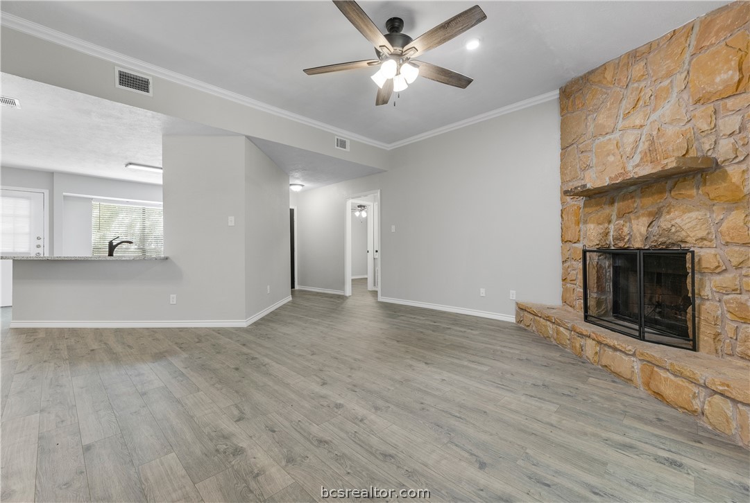 College Station, Texas 77845, United States, 3 Bedrooms Bedrooms, ,2 BathroomsBathrooms,Residential,Pending,54402