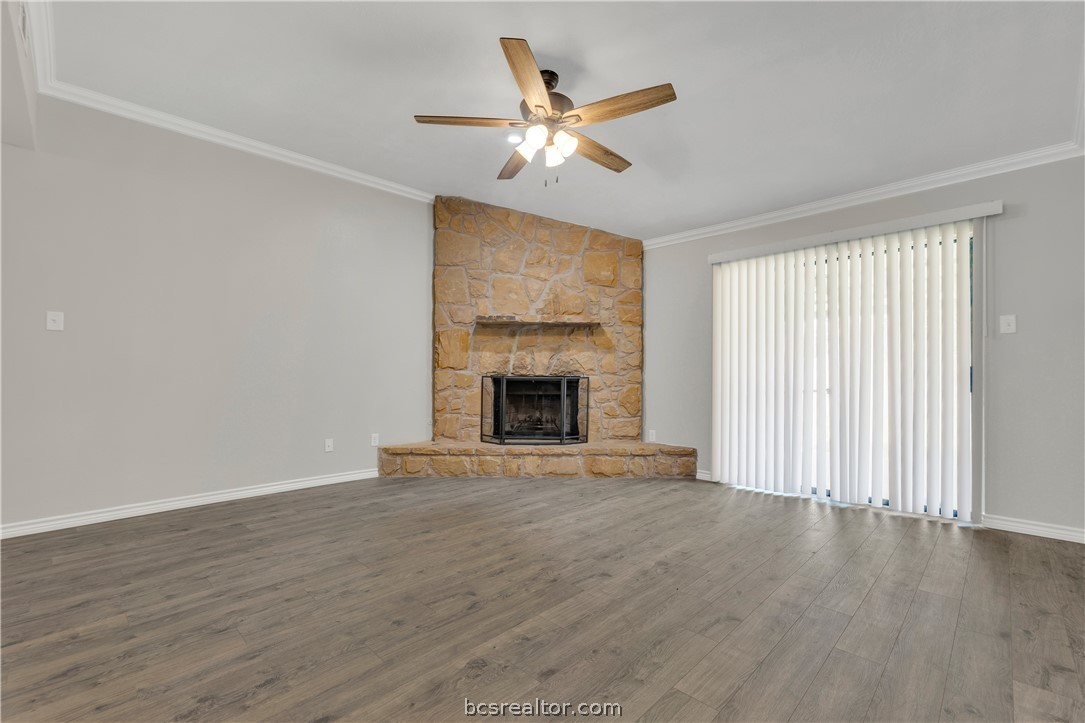 College Station, Texas 77845, United States, 3 Bedrooms Bedrooms, ,2 BathroomsBathrooms,Residential,Pending,54402