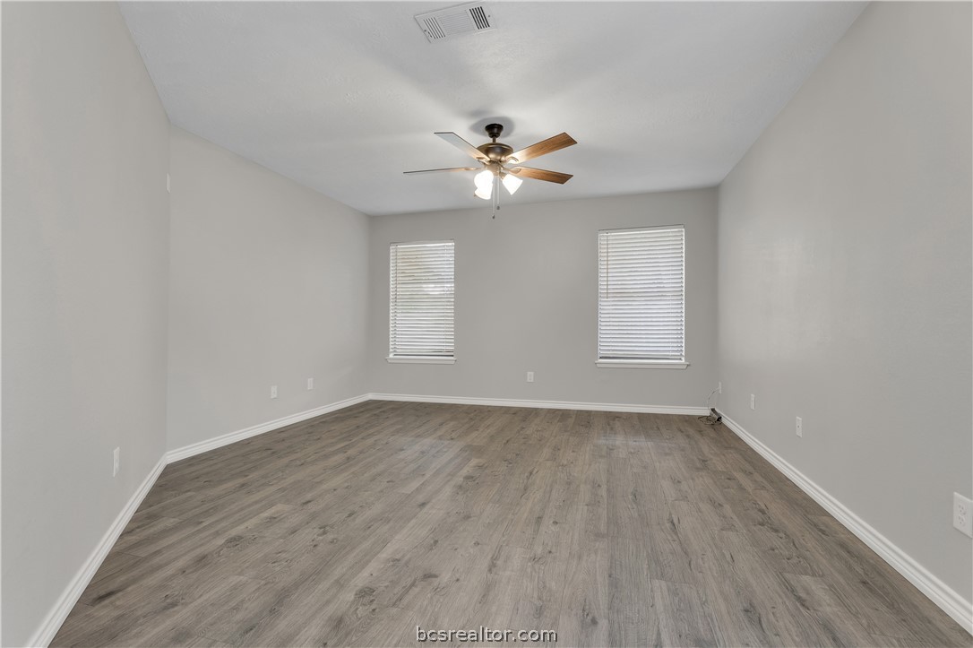 College Station, Texas 77845, United States, 3 Bedrooms Bedrooms, ,2 BathroomsBathrooms,Residential,Pending,54402