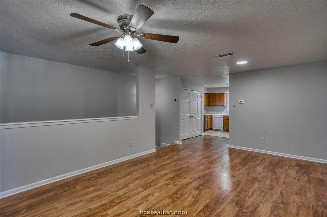 902 Spring Loop B