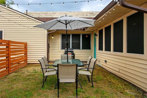 Tiny photo for 900 Westview Street, Bryan, TX 77802 (MLS # 26002967)