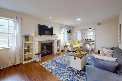 Tiny photo for 900 Westview Street, Bryan, TX 77802 (MLS # 26002967)