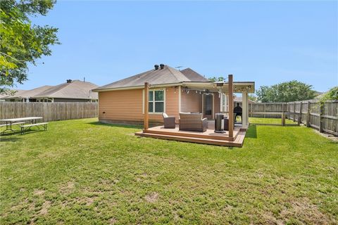 Tiny photo for 704 Heritage Drive, Navasota, TX 77868 (MLS # 26005202)