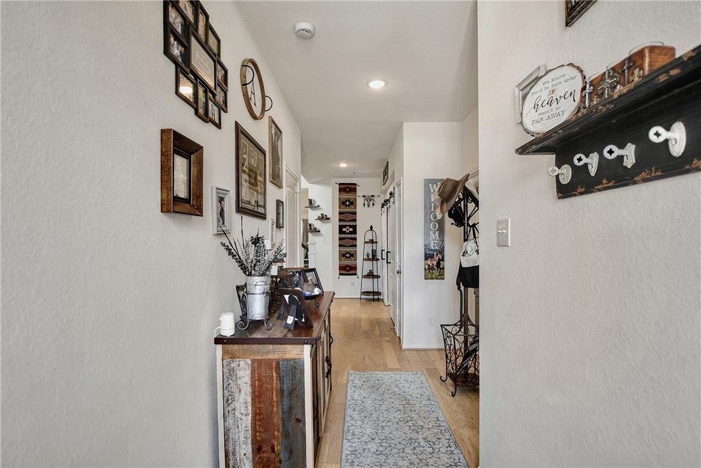 Photo of 21623 Evergreen Manor Dr, Waller, TX 77484 (MLS # 26010173)