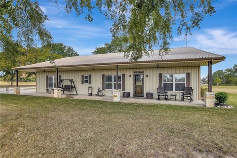 Photo of 8755 Greenbriar Road, Madisonville, TX 77864 (MLS # 25010490)