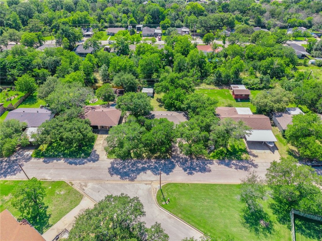 Photo of 308 Madeline Drive, Bryan, TX 77802 (MLS # 26005992)