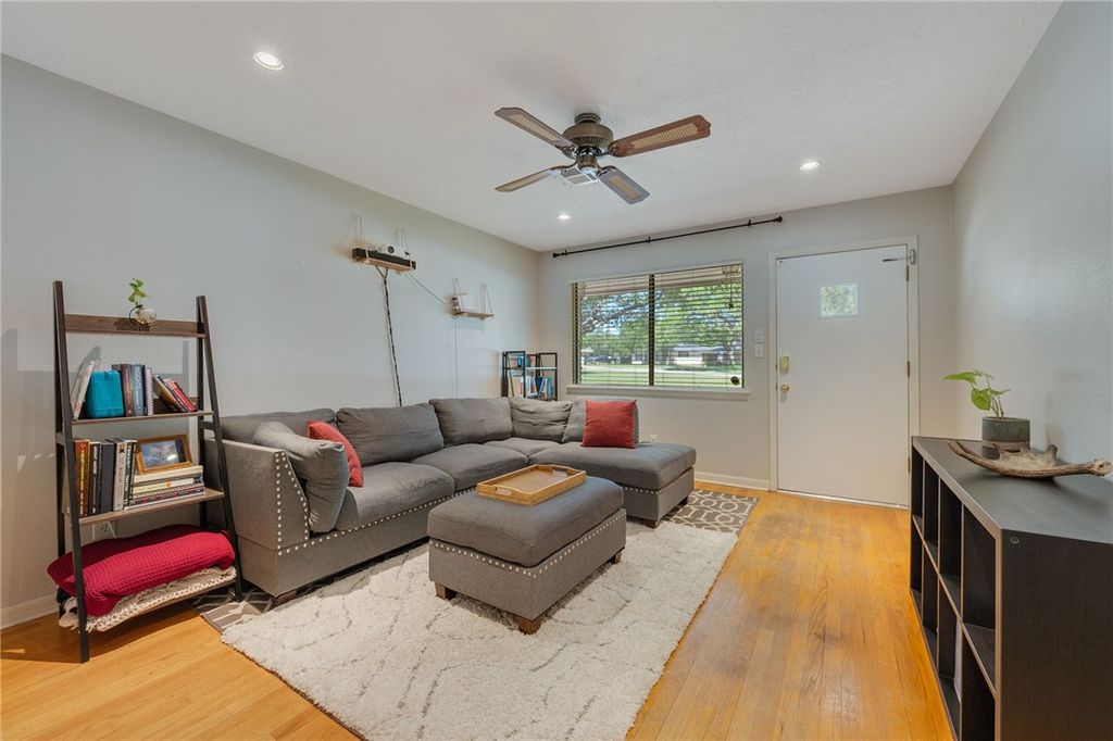 Photo of 308 Madeline Drive, Bryan, TX 77802 (MLS # 26005992)