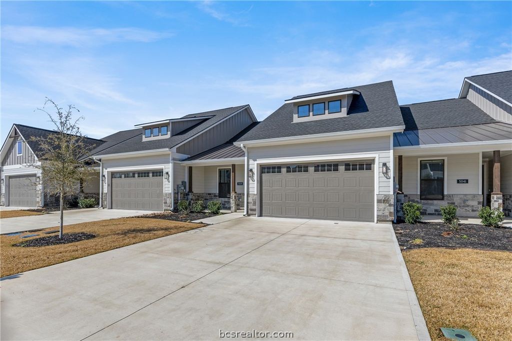 Photo of 5039 Mooney Falls Drive, Bryan, TX 77802 (MLS # 26003090)