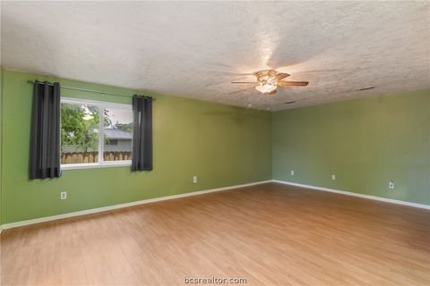 Tiny photo for 3109 Louisiana Avenue, Bryan, TX 77803 (MLS # 26004849)