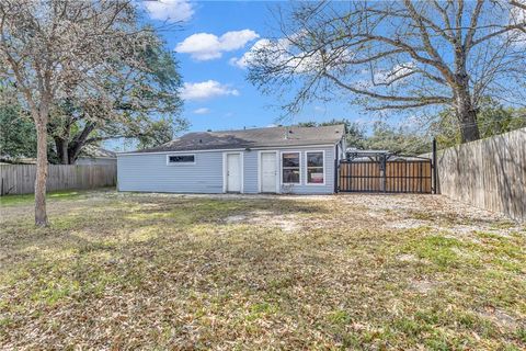 Tiny photo for 1517 Oakview Street, Bryan, TX 77802 (MLS # 26002731)