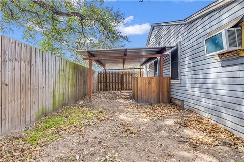 Tiny photo for 1517 Oakview Street, Bryan, TX 77802 (MLS # 26002731)