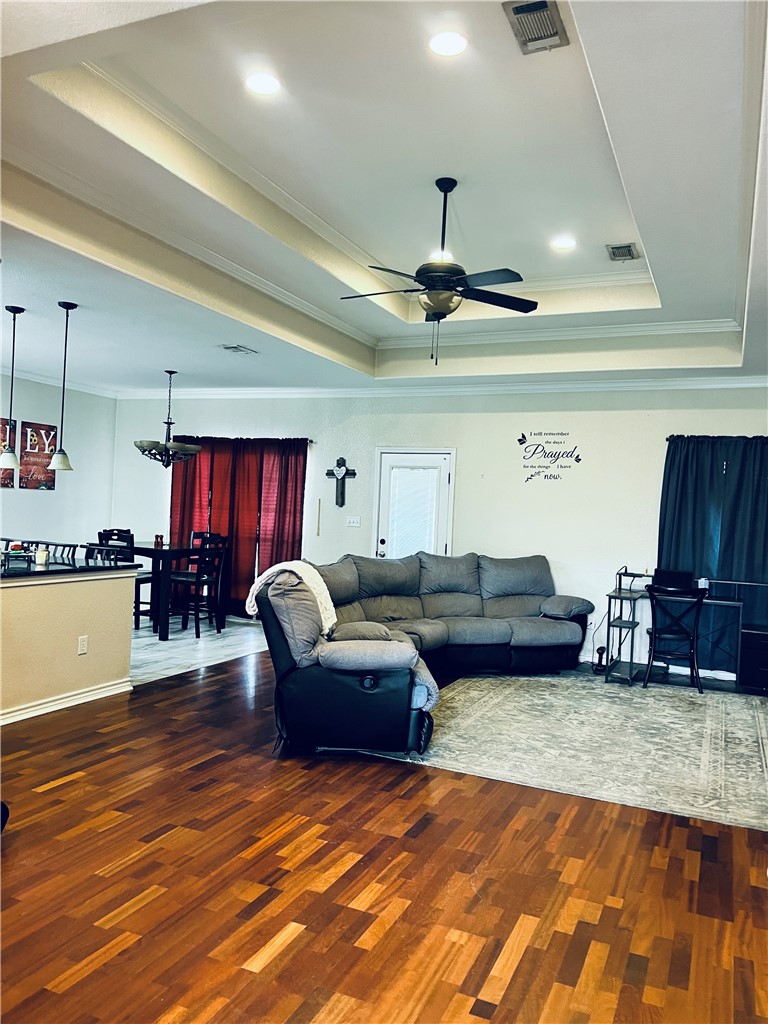 104 Frost Creek Ave.