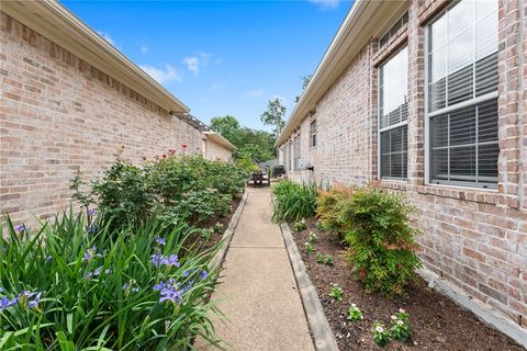 Tiny photo for 919 Grand Oaks Circle, College Station, TX 77840 (MLS # 26005314)