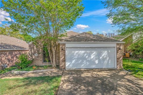 Photo of 2006 Wilderland Cir, Bryan, TX 77807 (MLS # 26003729)