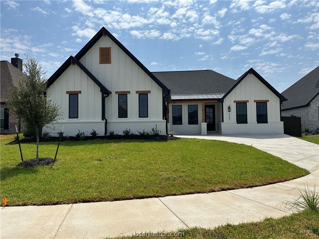Photo of 4302 Conestogo Court, Bryan, TX 77802 (MLS # 26001910)