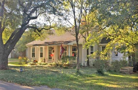 Photo of 603 Guernsey Street, College Station, TX 77840 (MLS # 25010405)