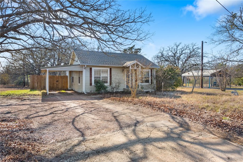 Photo of 1014 Suncrest Street, Bryan, TX 77803 (MLS # 26001663)