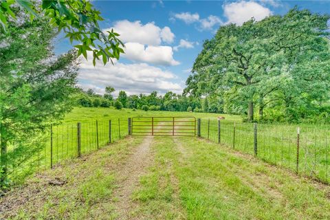 6443 US HWY 79 W Buffalo TX 75831