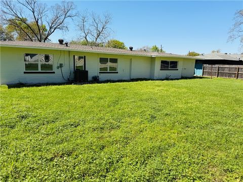 Tiny photo for 427 Wood Street, Navasota, TX 77868 (MLS # 26003395)
