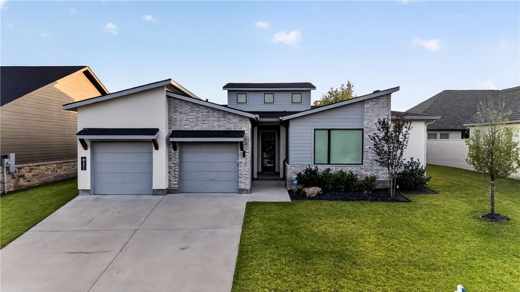 Photo of 2852 Persimmon Ridge Court, Bryan, TX 77807 (MLS # 26004857)