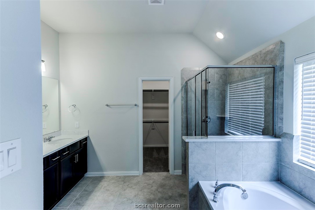 College Station, Texas 77845, United States, 4 Bedrooms Bedrooms, ,3 BathroomsBathrooms,Residential,Pending,60223