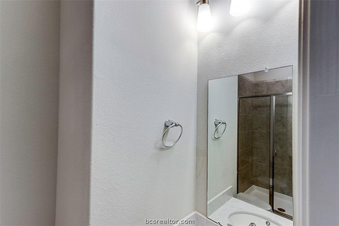 College Station, Texas 77845, United States, 4 Bedrooms Bedrooms, ,3 BathroomsBathrooms,Residential,Pending,60223