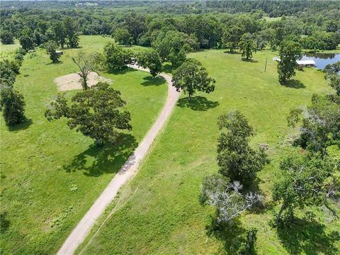 Tiny photo for 6605 Spring Branch Road, Montgomery, TX 77316 (MLS # 26002960)