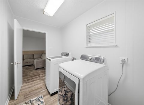 Tiny photo for 415 W Decherd Street, Franklin, TX 77856 (MLS # 26005406)