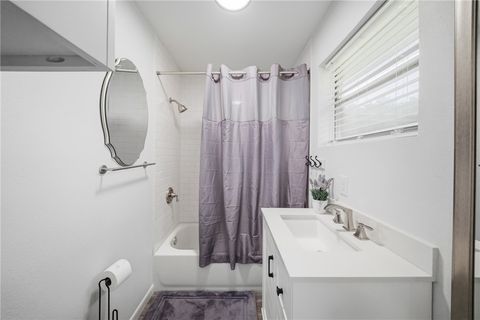 Tiny photo for 415 W Decherd Street, Franklin, TX 77856 (MLS # 26005406)