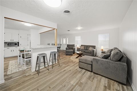 Tiny photo for 415 W Decherd Street, Franklin, TX 77856 (MLS # 26005406)
