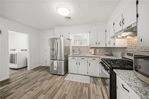 Tiny photo for 415 W Decherd Street, Franklin, TX 77856 (MLS # 26005406)