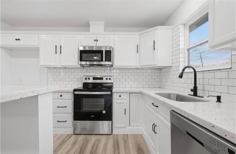 Tiny photo for 211 Moss Avenue, Hearne, TX 77859 (MLS # 26011521)